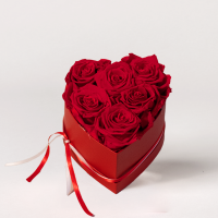 6 haltbare Rosen in herzf&ouml;rmiger Schachtel