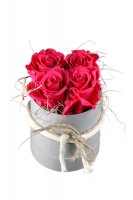 4 pink haltbare Rosen in Hutschachtel